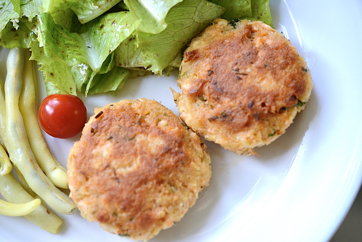 How to Make Quick & Easy Salmon Cakes