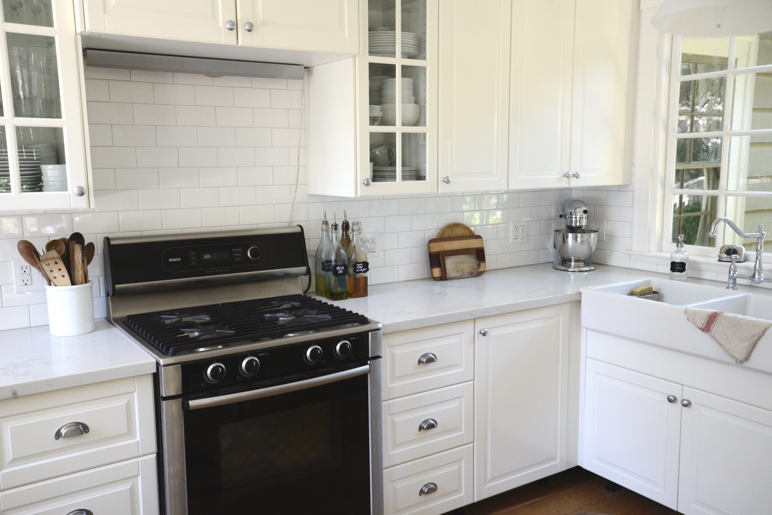 How to Completely Renovate an Old Farmhouse Kitchen