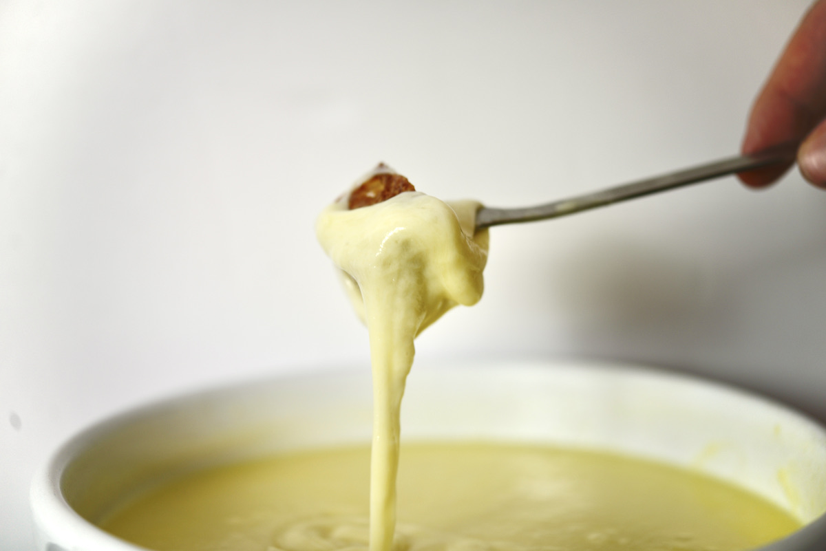 How to Make Swiss Cheese Fondue