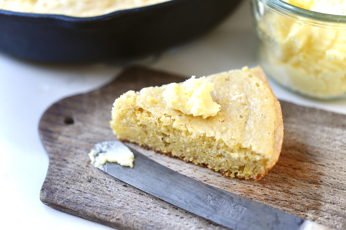Easy Old-Fashioned Skillet Cornbread With Sourdough