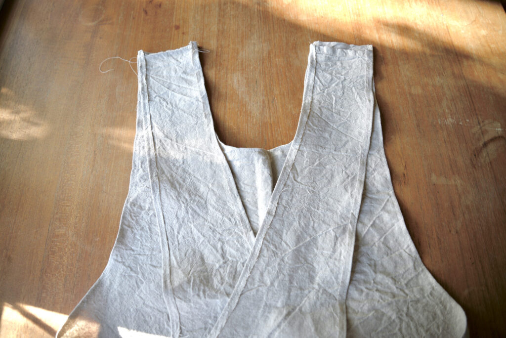 back of cross-back apron 