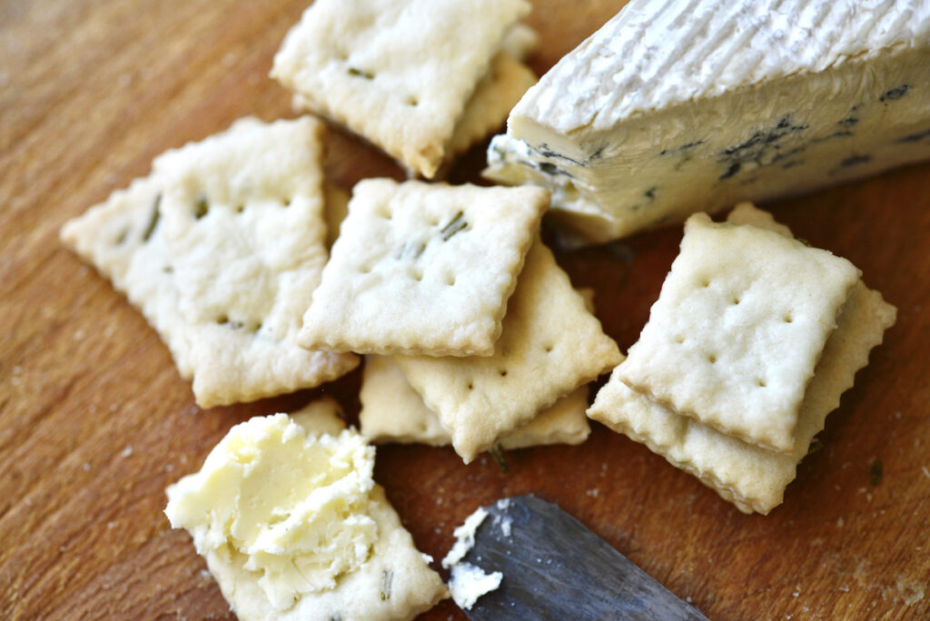 sourdough crackers with cheese