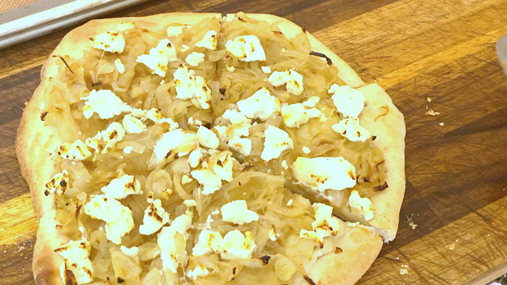 caramelized onion and goat cheese pizza