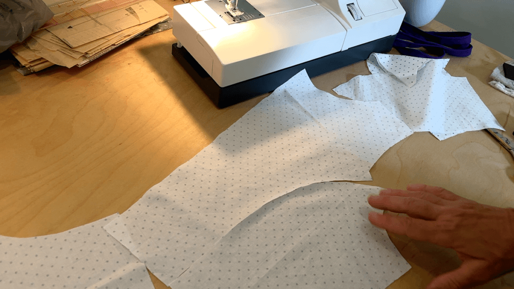 assembling the lining of the dirndl